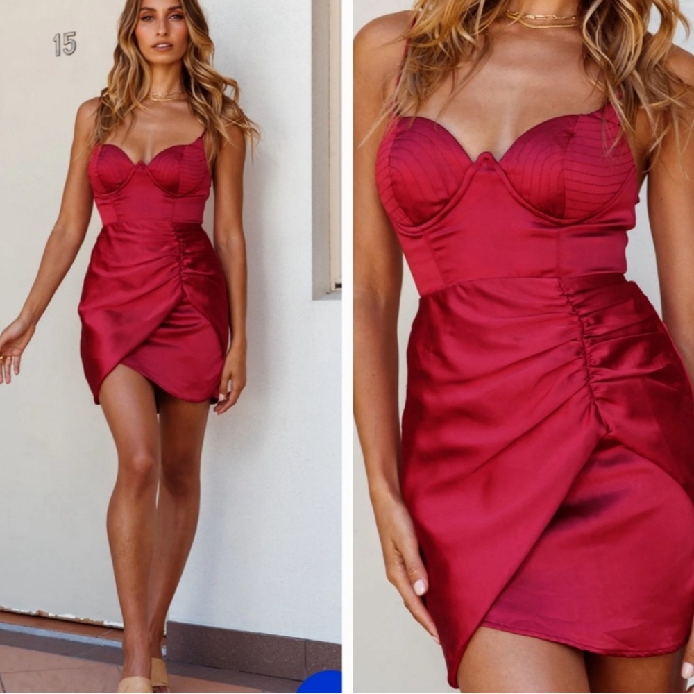 NWT Selfie Leslie Aphrodite Molded Bust Party Dress / Size M